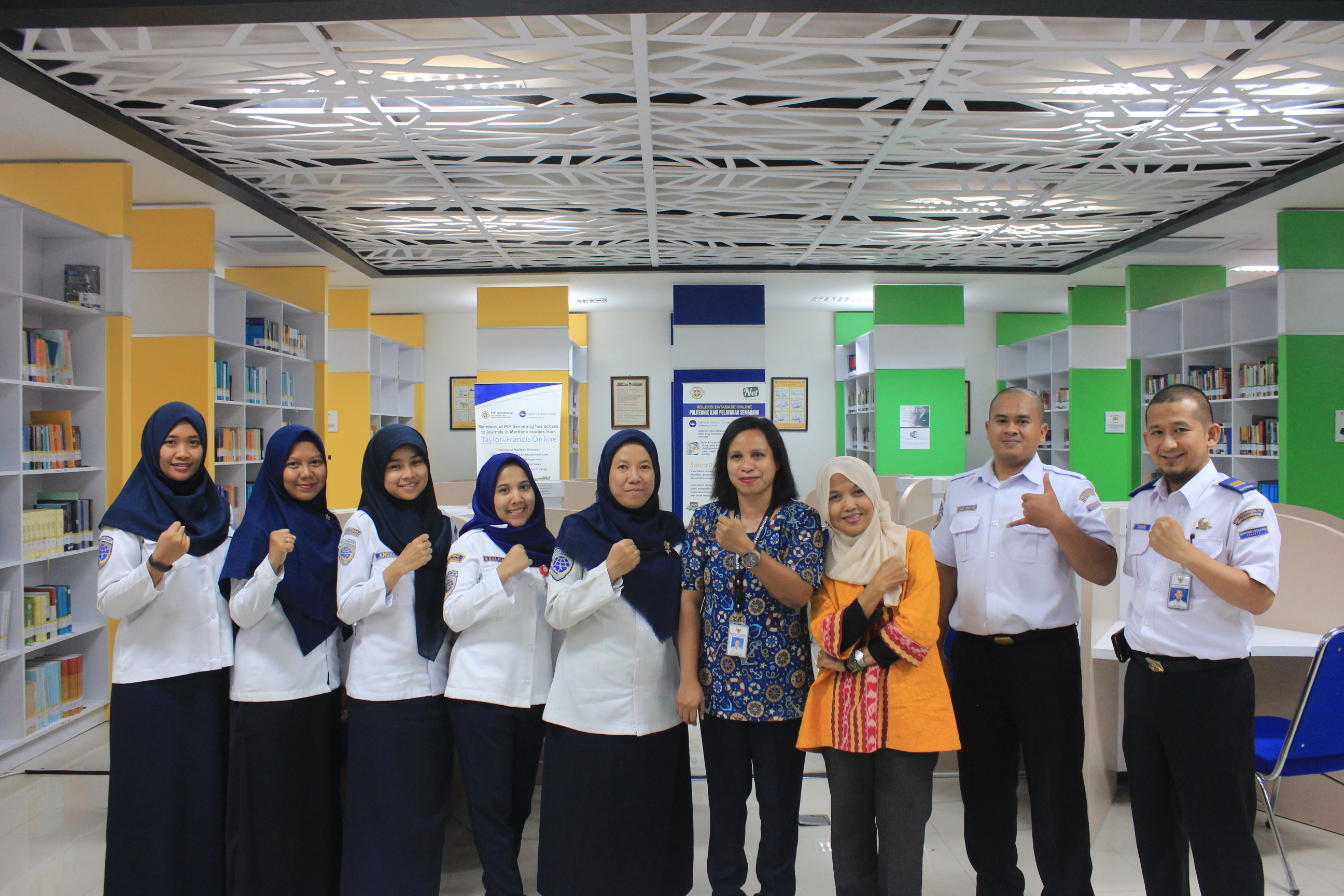 PERPUSTAKAAN STIP JAKARTA STUDI BANDING KE PERPUSTAKAAN PIP SEMARANG