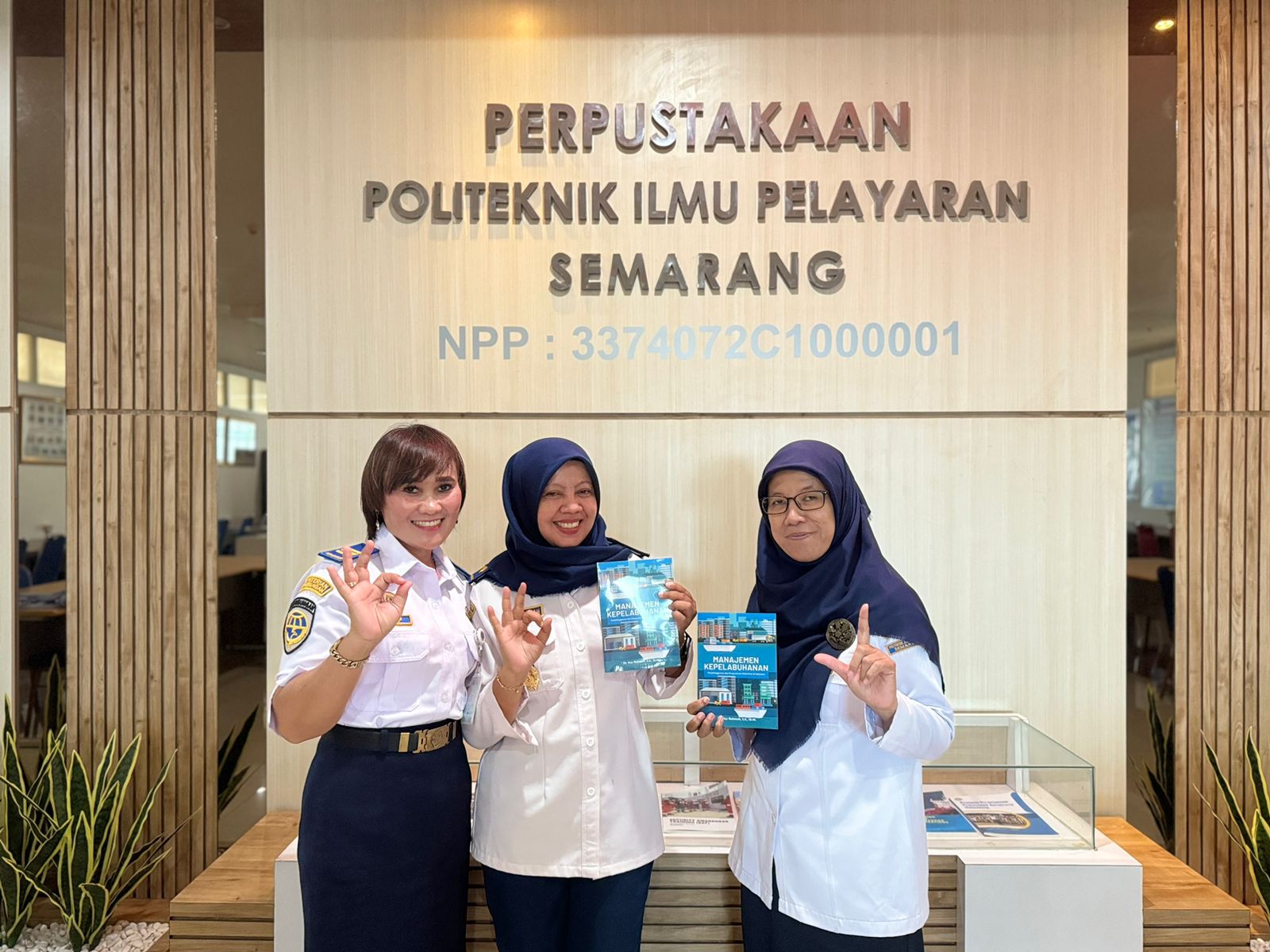 Sumbangan buku karya Dr. Nur Rohmah, S.E., M.M